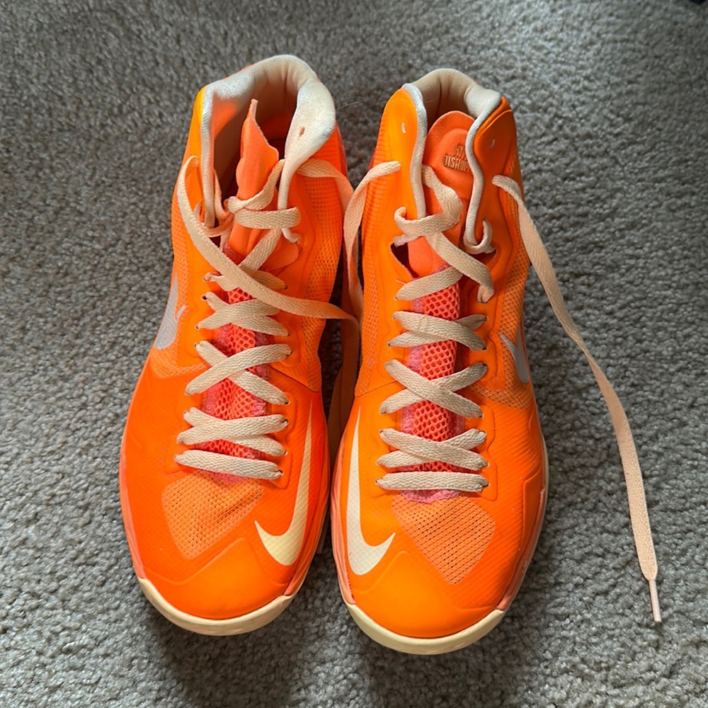 Nike Basketball Shoe. Hyper Disruptor. Men’s 10. Orange.